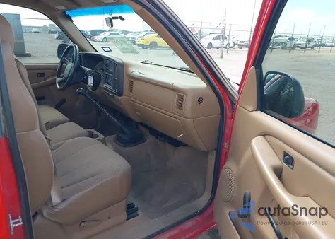 2000 Chevrolet Silverado 1500 from USA, damaged, VIN 1GCEC14W4YZ246249